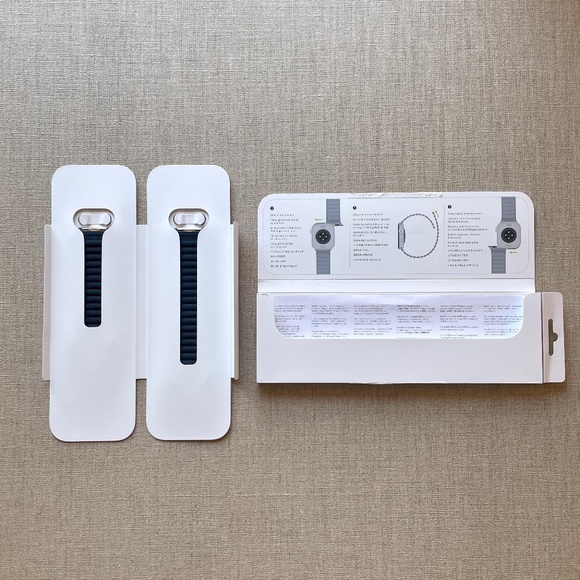 Apple Watch Magnetic Link Band (42mm - Navy - M/L) - Picture 1 of 11